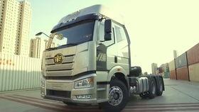 国产卡车跑高速视频第一视角